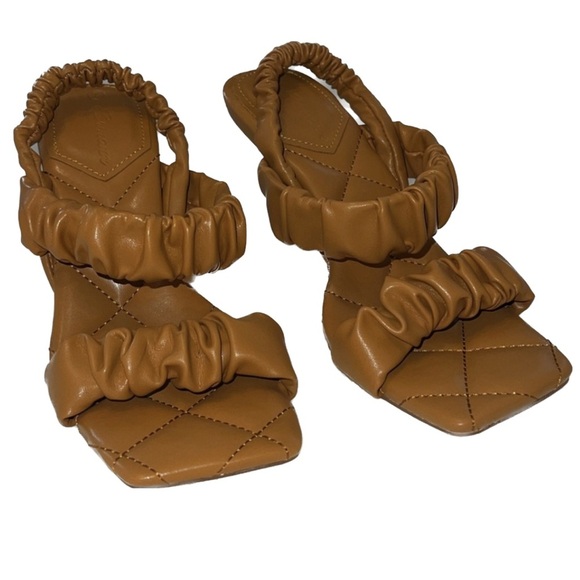 Women’s Square Toe Scrunched Heels - Picture 4 of 5